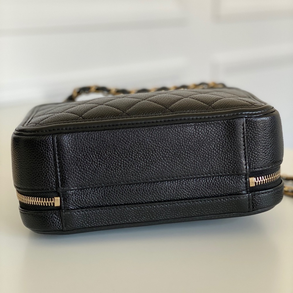 ❌SOLD❌Chanel vanity case - Picture 4 of 13